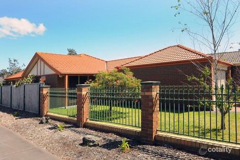 81 Greenwood Dr, Carrum Downs, VIC 3201