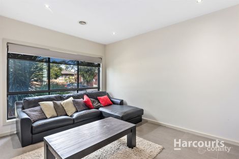 Property photo of 35 Runcorn Crescent Deer Park VIC 3023