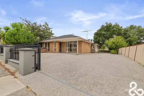 2 Victor Ct, Hampton Park, VIC 3976