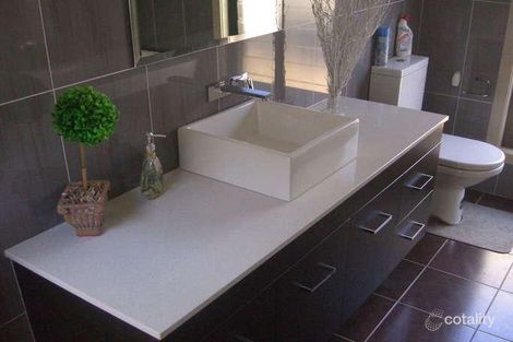 17 Jordan Pl, Young, NSW 2594