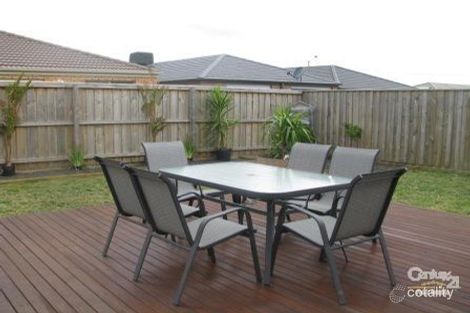 Property photo of 8 Devine Drive Pakenham VIC 3810