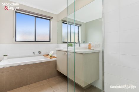 Property photo of 9 Bindarri Road Manor Lakes VIC 3024