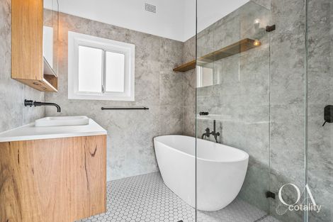 Property photo of 8 Jennifer Crescent Thirroul NSW 2515