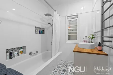 Property photo of 4 Chamberlain Street Sadliers Crossing QLD 4305