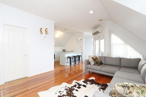 Property photo of 25 Francis Lane Kensington VIC 3031