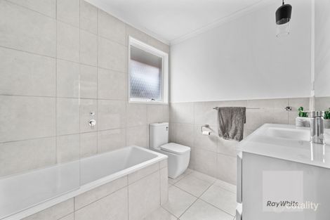 Property photo of 14 Rudstone Bend Greenvale VIC 3059