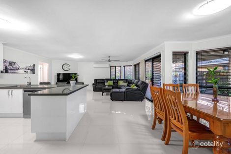 Property photo of 76 Coventry Circuit Carindale QLD 4152