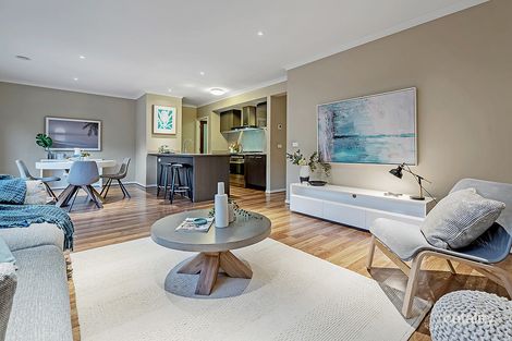 Property photo of 9 Fenland Street Craigieburn VIC 3064
