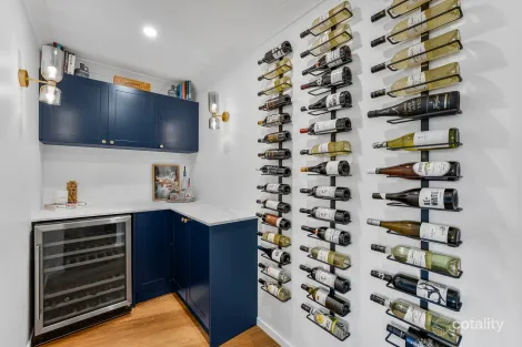 Property photo of 105 Oxley Drive Paradise Point QLD 4216