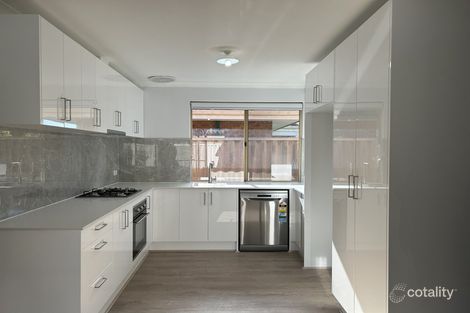 Property photo of 18 Silver Grove Warnbro WA 6169