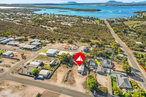8 Bay Rd, Venus Bay, SA 5607
