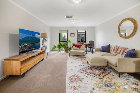 Property photo of 2/8 Silverdale Drive Darley VIC 3340