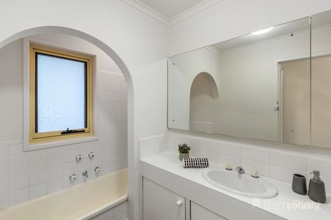 Property photo of 27 Sampson Drive Mount Waverley VIC 3149