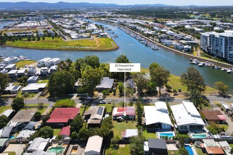 Property photo of 20 Crescent Avenue Hope Island QLD 4212