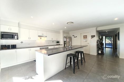 Property photo of 33 Dixon Circuit Muswellbrook NSW 2333