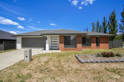 2 Greaves Cl, Armidale, NSW 2350