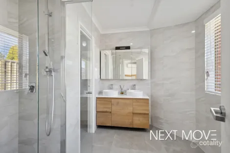 Property photo of 30 Donavon Rise Murdoch WA 6150