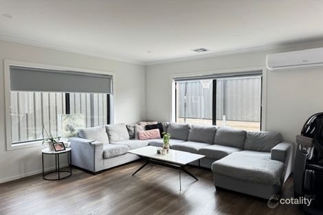 Property photo of 32 Labichea Street Craigieburn VIC 3064