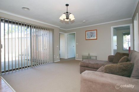 Property photo of 9 Rhonda Close Endeavour Hills VIC 3802