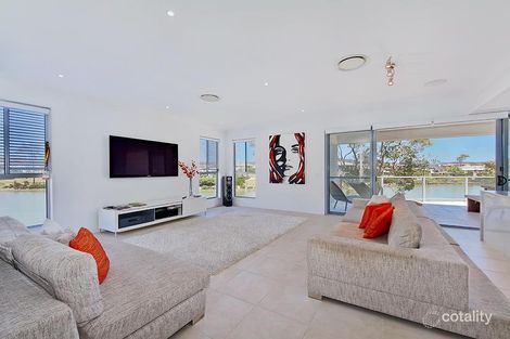 Property photo of 4/7 Saleya Drive Varsity Lakes QLD 4227