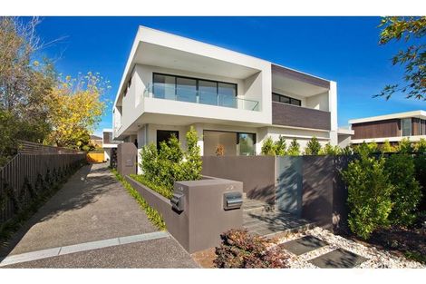 2/28 PINE ST, BRIGHTON EAST, VIC 3187