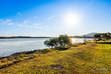 Property photo of 4 Hay Avenue Shoalhaven Heads NSW 2535