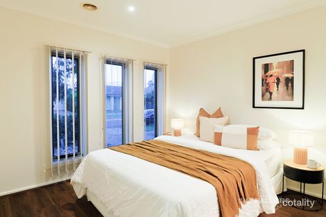 Property photo of 5 Healesville Loop Craigieburn VIC 3064