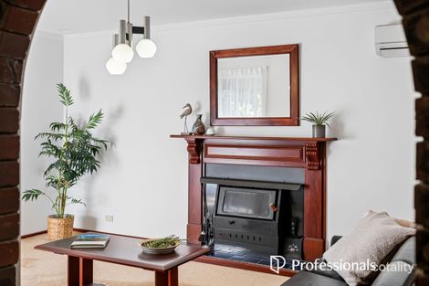 Property photo of 10 Cameron Close Lesmurdie WA 6076