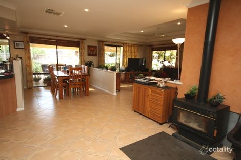 Property photo of 24 Barton Drive Australind WA 6233