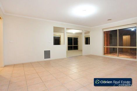 Property photo of 5 Shaz Court Berwick VIC 3806