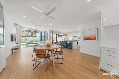 Property photo of 43 Lapoinya Crescent Warana QLD 4575