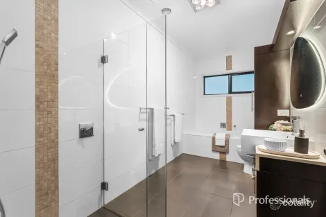 Property photo of 13 Gray Street Bentleigh East VIC 3165
