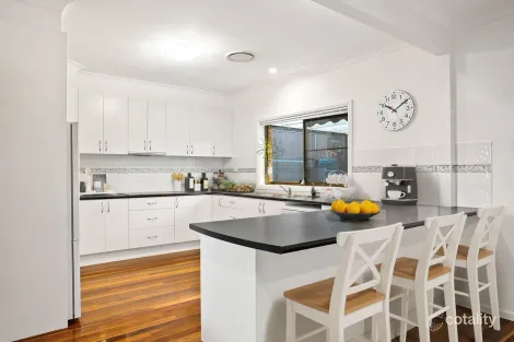 Property photo of 8 Sherwood Place Shellharbour NSW 2529