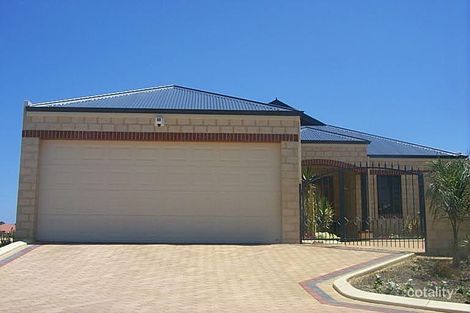 22 Starfire Cl, Halls Head, WA 6210