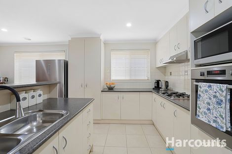 Property photo of 19 Sapphire Crescent Pakenham VIC 3810