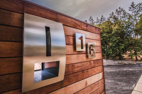 Property photo of 16 Wild Crescent Roxburgh Park VIC 3064