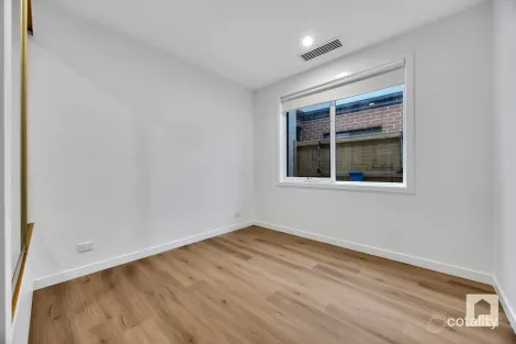 Property photo of 43 Collette Circuit Deanside VIC 3336