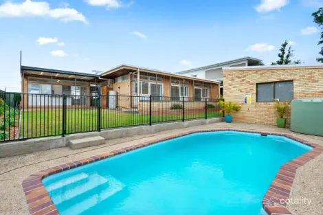 39 Redwood St, Stafford Heights, QLD 4053