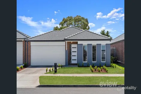 Property photo of 37 Indura Drive Werribee VIC 3030
