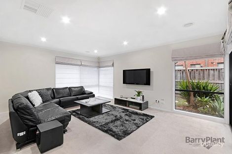 Property photo of 14 Buttercup Grove Bundoora VIC 3083