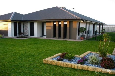 13 Saville St, Emerald, QLD 4720