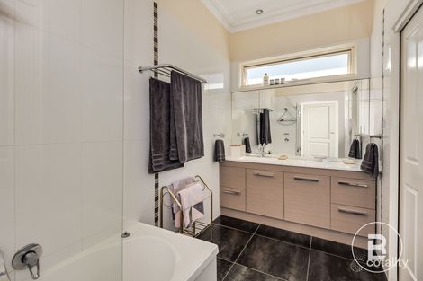 Property photo of 11 Kent Street Ballarat Central VIC 3350