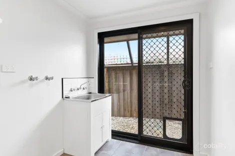 Property photo of 2 Bunya Place Werribee VIC 3030