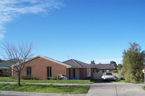 63 Sandalwood Dr, Narre Warren, VIC 3805