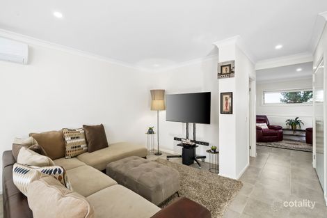 Property photo of 22 Burdock Walk Truganina VIC 3029