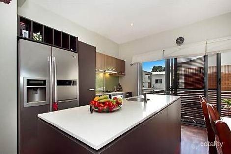 Property photo of 8/5 Sovereign Street Indooroopilly QLD 4068