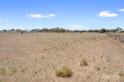 17 Haylock Rd, North Moonta, SA 5558