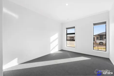 Property photo of 14 Maclaren Drive Melton South VIC 3338