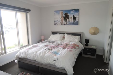 Property photo of 16 Wolomina Crescent Werribee VIC 3030