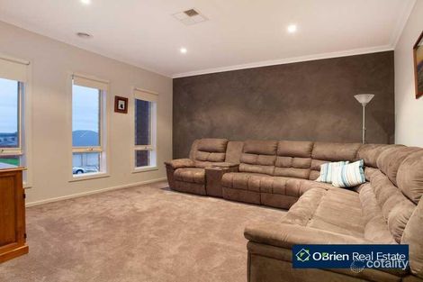 Property photo of 32 Overland Rise Pakenham VIC 3810